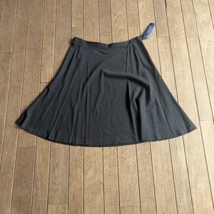 NWT Women's Chaps Black Knee Length Flowy Skirt Size 12